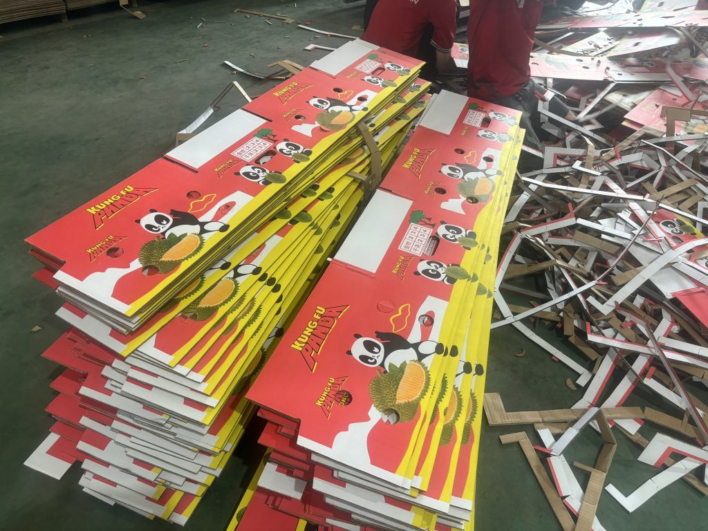 Chia Sẻ Kinh Nghiệm Sản Xuất Thùng Carton Sầu Riêng: Tối Ưu Chất Lượng và Tiết Kiệm Chi Phí